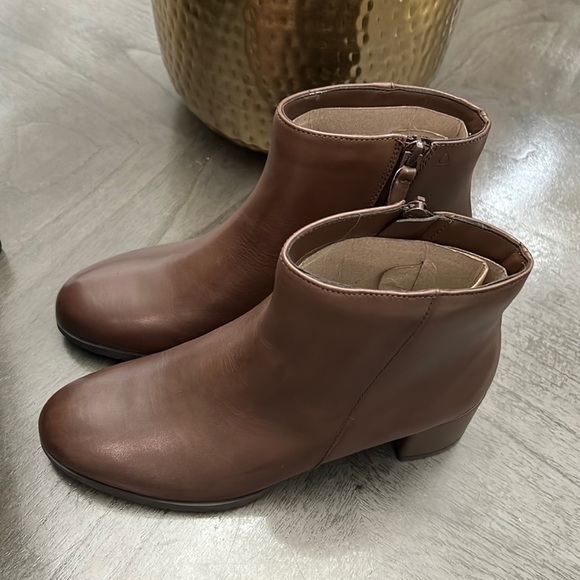 NATURALIZER Bay Chocolate Waterproof Leather - Picture 7 of 13